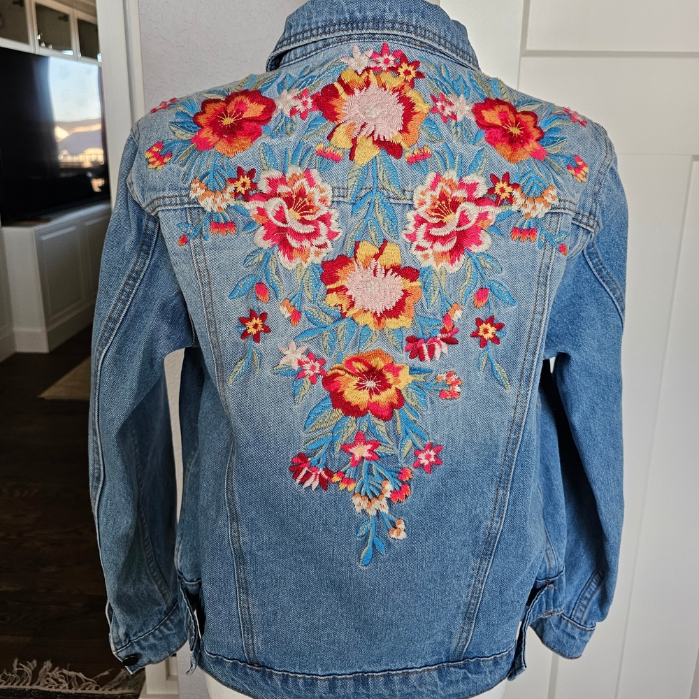 Like Johnny Was Savannah Jane Embroidered Floral Flower Denim Jacket - Med-NWOT!